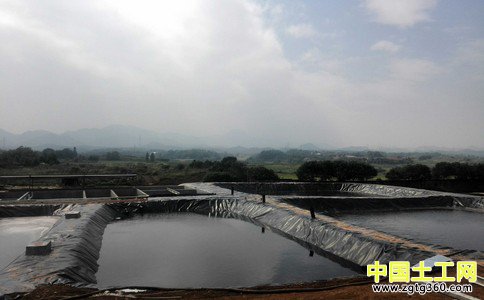 復合土工膜廠家原材料全面發(fā)展多樣化